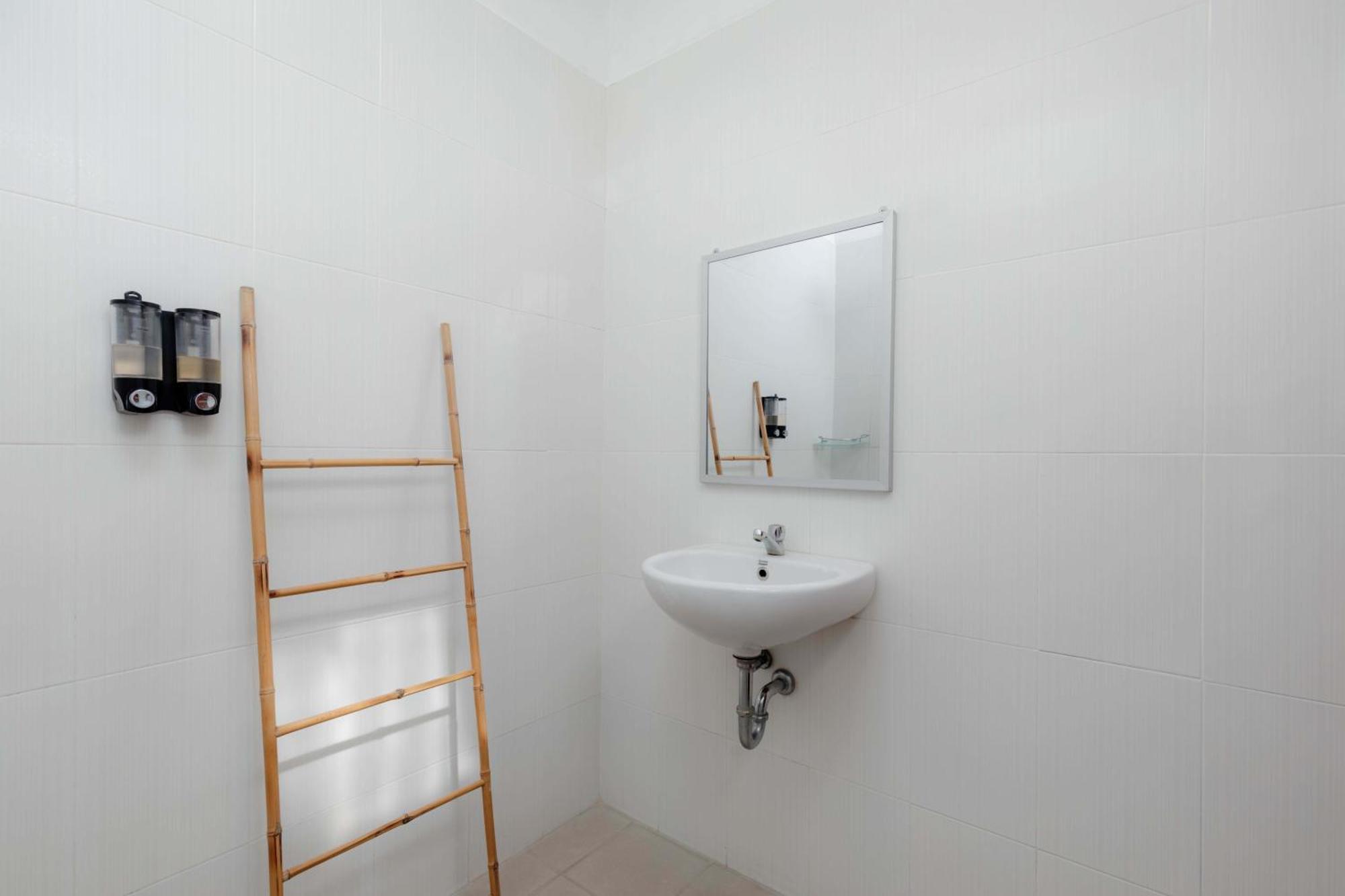Carik Bali Guest House Canggu  Bagian luar foto
